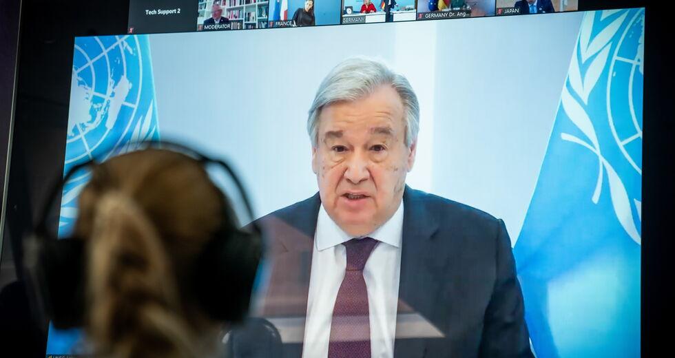 Πενταμερής: Σοβαρά, θα συζητήσουμε αν θα καταλύσουμε την Κυπριακή Δημοκρατία;