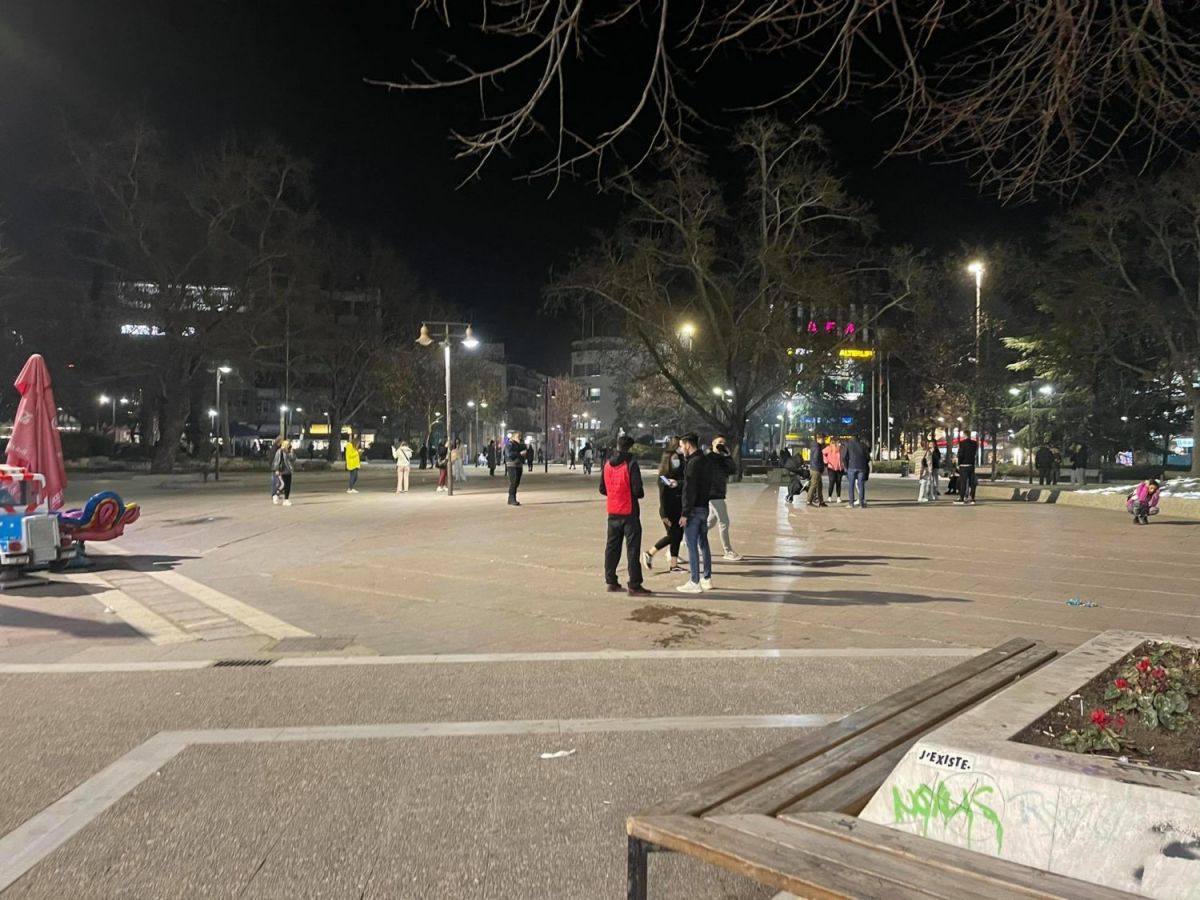 Σεισμός τώρα: Φωτογραφία από τη Λάρισα
