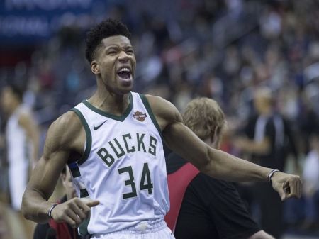 Αντετοκούνμπο για Playoff