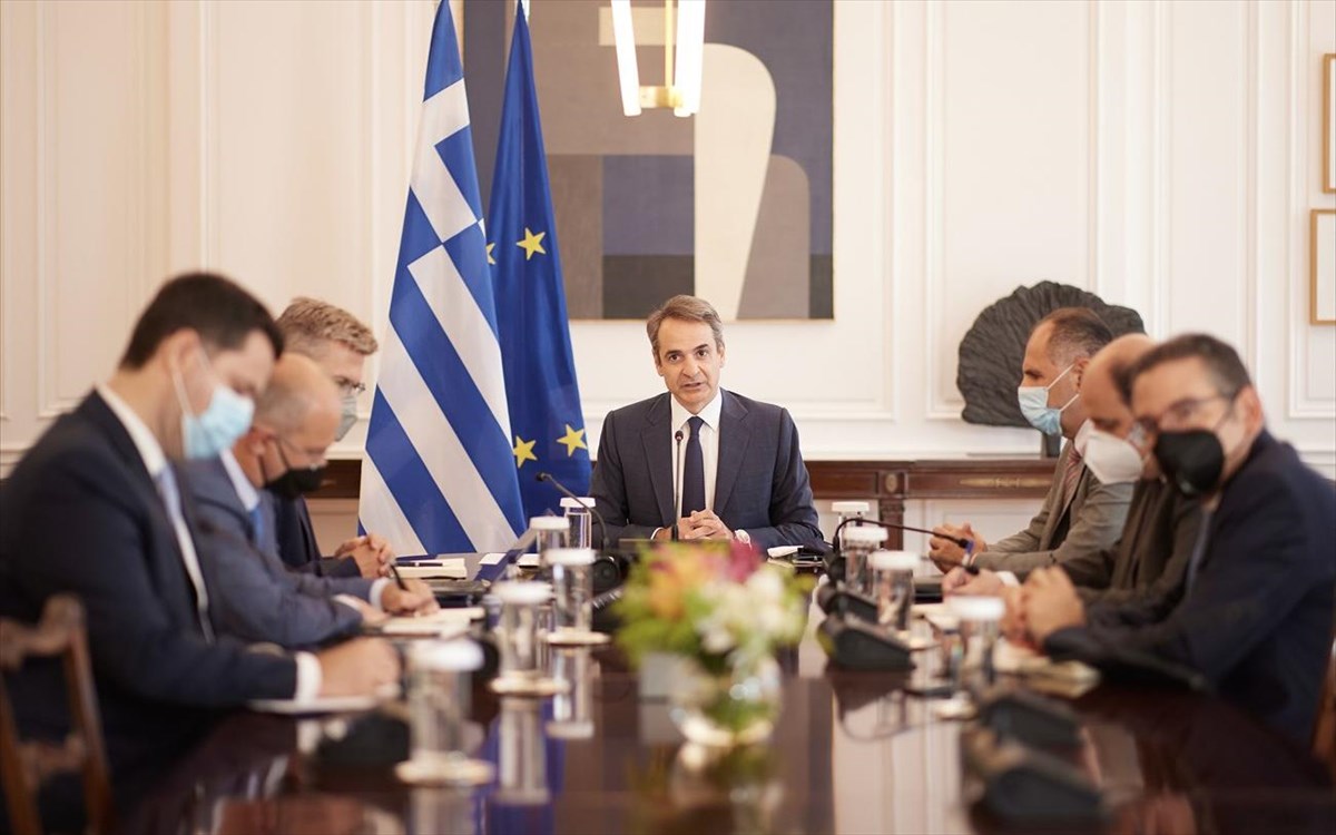 Το…επικίνδυνο “τρίγωνο” που βασανίζει την Κυβέρνηση