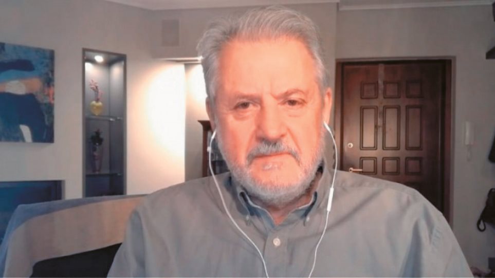 Καπραβέλος: «Όταν σταματήσεις να κολυμπάς θα πνιγείς»