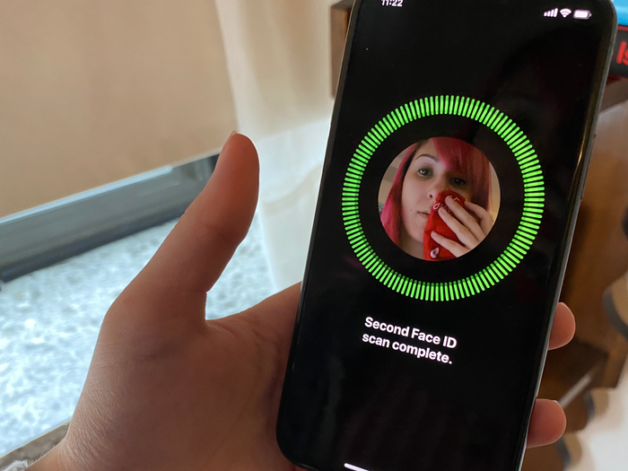 Apple: Αναβάθμιση ξεκλειδώνει τα iPhone χωρίς αφαίρεση της μάσκας