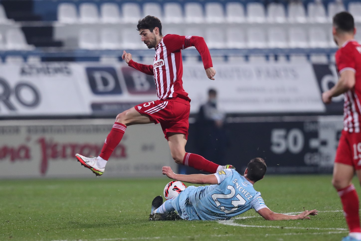 Ιωνικός – Ολυμπιακός 0-3: Πέρασε και από τη Νεάπολη