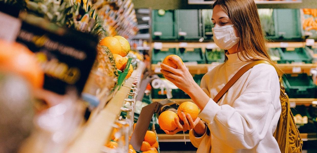 Οι δημοσκοπήσεις, το καλάθι της νοικοκυράς και οι ύστατες προσπάθειες