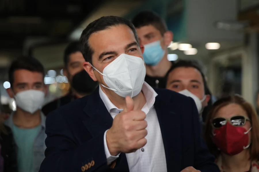 ΤikTok: Κατέβηκε το βίντεο Τσίπρα για το Πάσχα