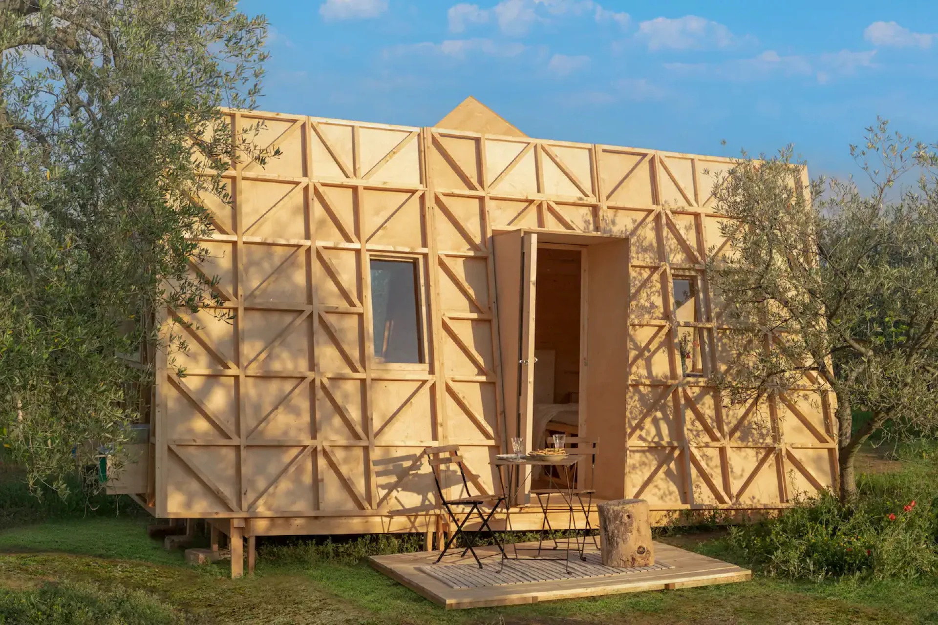 Ιταλία: Το πρώτο Airbnb στον κόσμο που κοιμάσαι περιτριγυρισμένος με πάνω από ένα εκατομμύριο μέλισσες