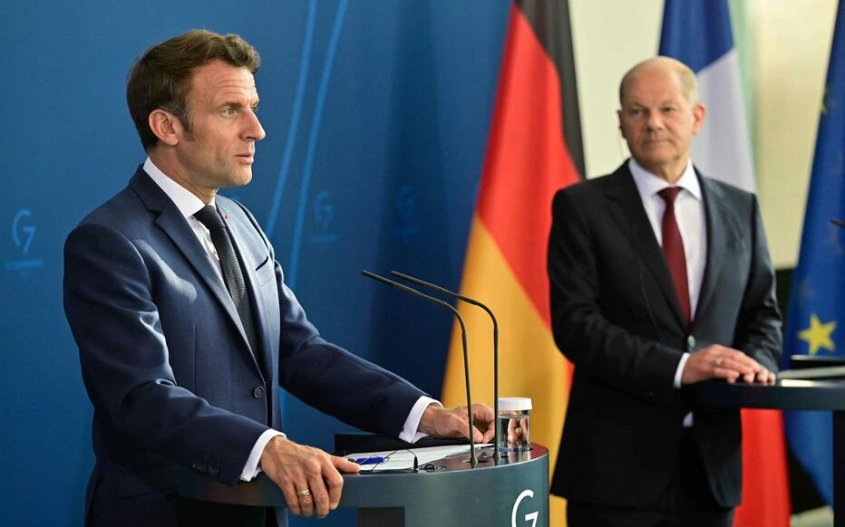 Μακρόν στο Βερολίνο: Νέες κυρώσεις σε βάρος της Ρωσίας- Η συνάντηση με Σολτς