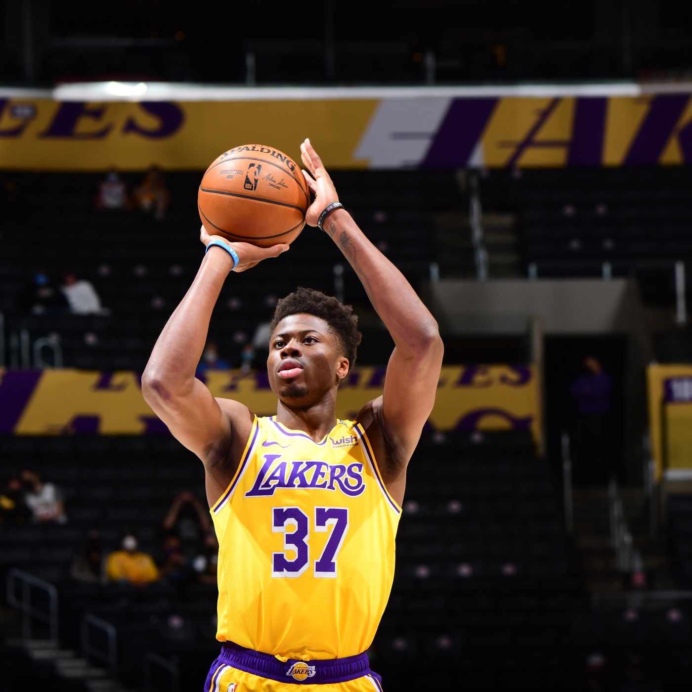 kostas antetokounmpo lakers jersey