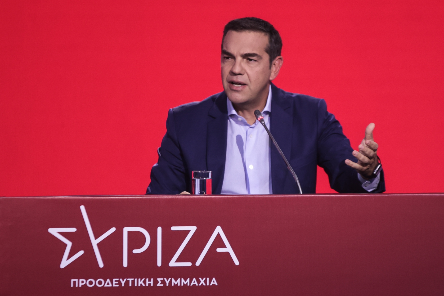 O Τσίπρας δείχνει το δρόμο!