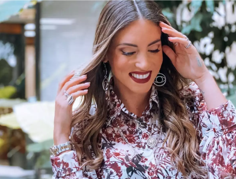 Αθηνά Οικονομάκου: Πόζαρε με μικροσκοπικό μαγιό και μας "έκοψε" την ...