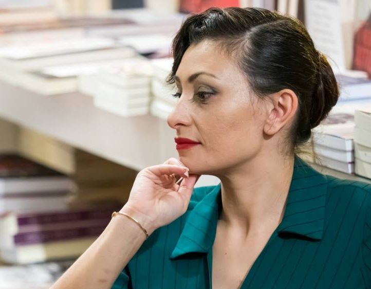 Σοφία Αλεξανιάν: Καταγγέλλει γνωστό ηθοποιό - Με κάλεσε στο καμαρίνι και κατέβασε το παντελόνι