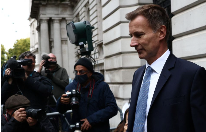 Βρετανία: Ο νέος υπουργός Οικονομικών προειδοποιεί για αύξηση φόρων ενόψει δύσκολων αποφάσεων