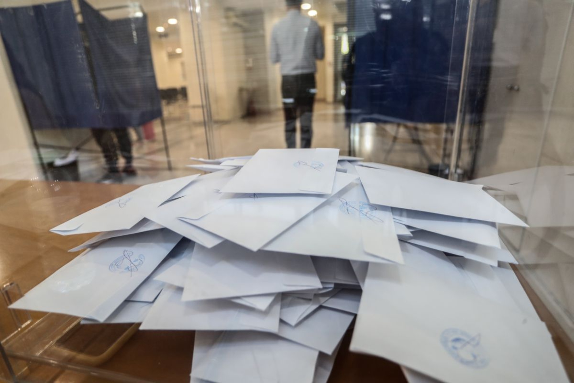 Θα μπορούσε η τραγωδία των Τεμπών να επηρεάσει την ημερομηνία διεξαγωγής των αυτοδιοικητικών εκλογών