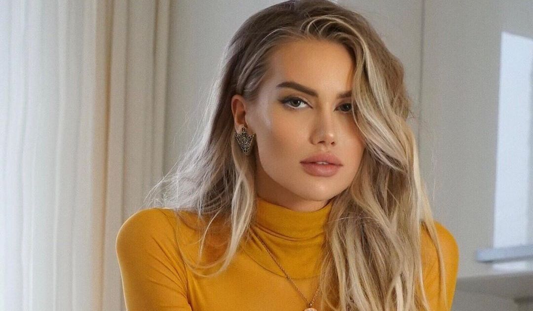 Η καυτή ψυχολόγος τρελαίνει κόσμο με την εμφάνισή της - Η Ανέλα τα πετάει όλα στον φακό