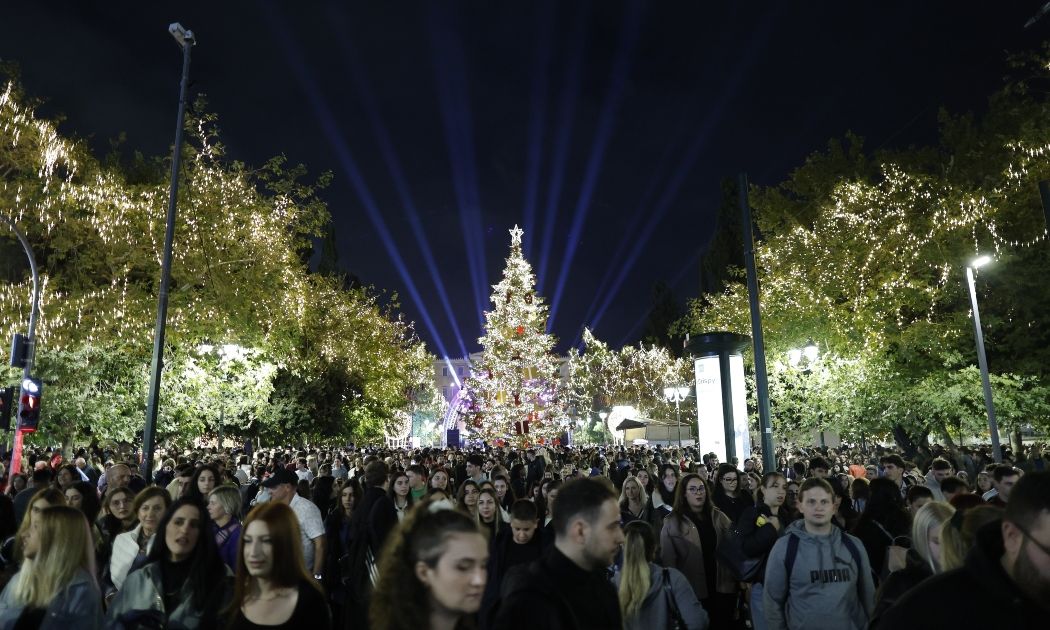 Christmas Tree in Athens to be lit in Syntagma Sq on Nov 28 | Ειδησεις ...