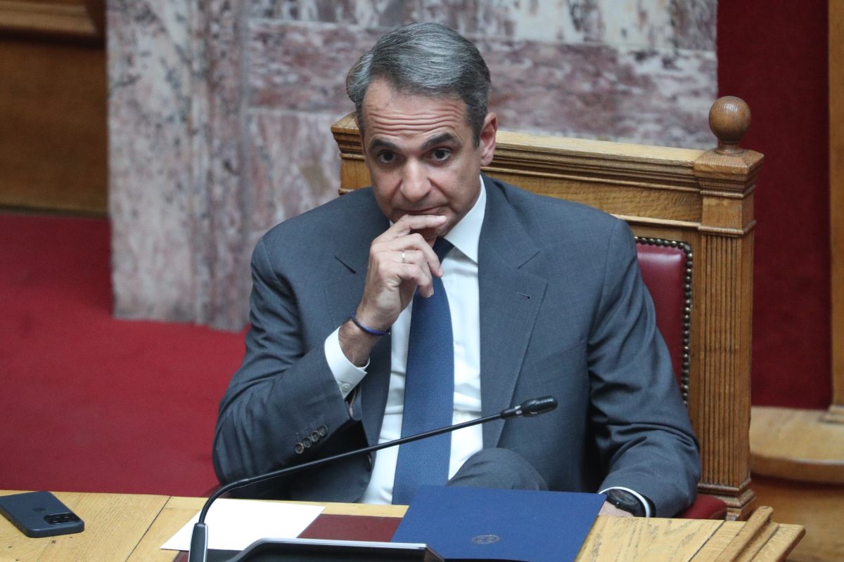 Σκάνδαλα, Απομόνωση και Πολιτική Αμηχανία: Ο Μητσοτάκης σε Σταυροδρόμι
