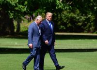 Η δεύτερη προσπάθεια του Καρόλου να αλλάξει τη γνώμη του Τραμπ για την κλιματική κρίση