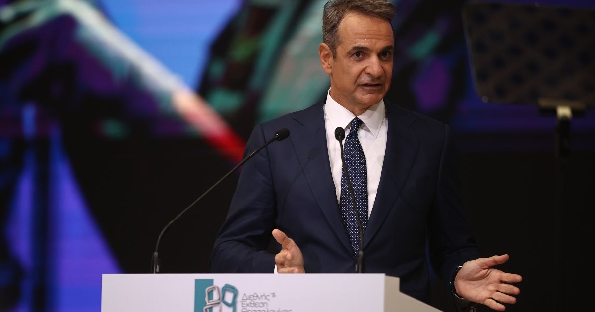 Mitsotakis: Energy Shift and Tax Reliefs with a Horizon of 2026