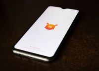 Xiaomi: «Χτυπά» την Apple με το νέο Xiaomi 17 Pro ενάντια στο iPhone 17