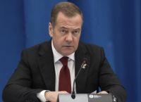 Εκτός εαυτού ο Μεντβέντεφ: Απειλεί την Ευρώπη εργαλειοποιώντας τα ρωσικά assets