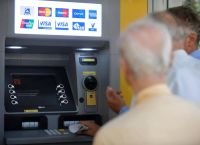 Συντάξεις Μαρτίου: Πότε μπαίνουν στους λογαριασμούς τα χρήματα