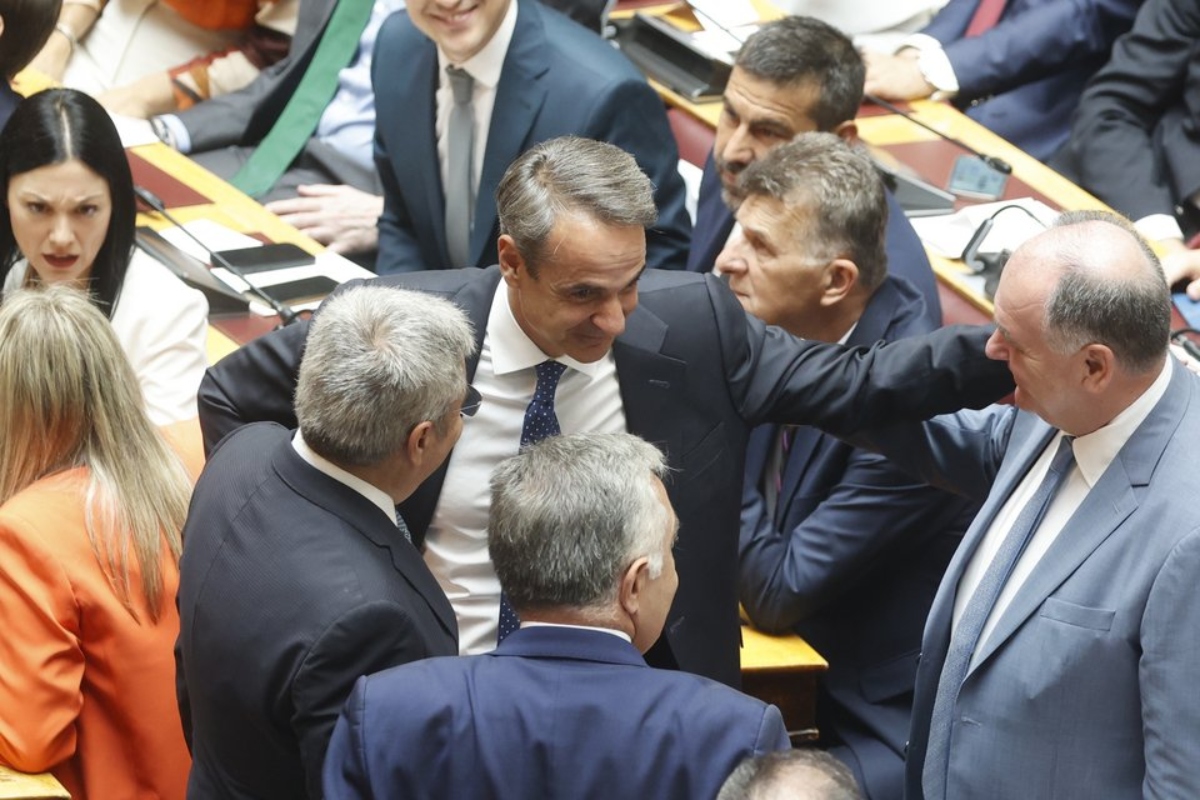 Η ΝΔ θέλει να ελέγξει τα «πολιτικά ραντάρ», αφήνοντας ελάχιστα περιθώρια για εσωκομματικές αντιδράσεις