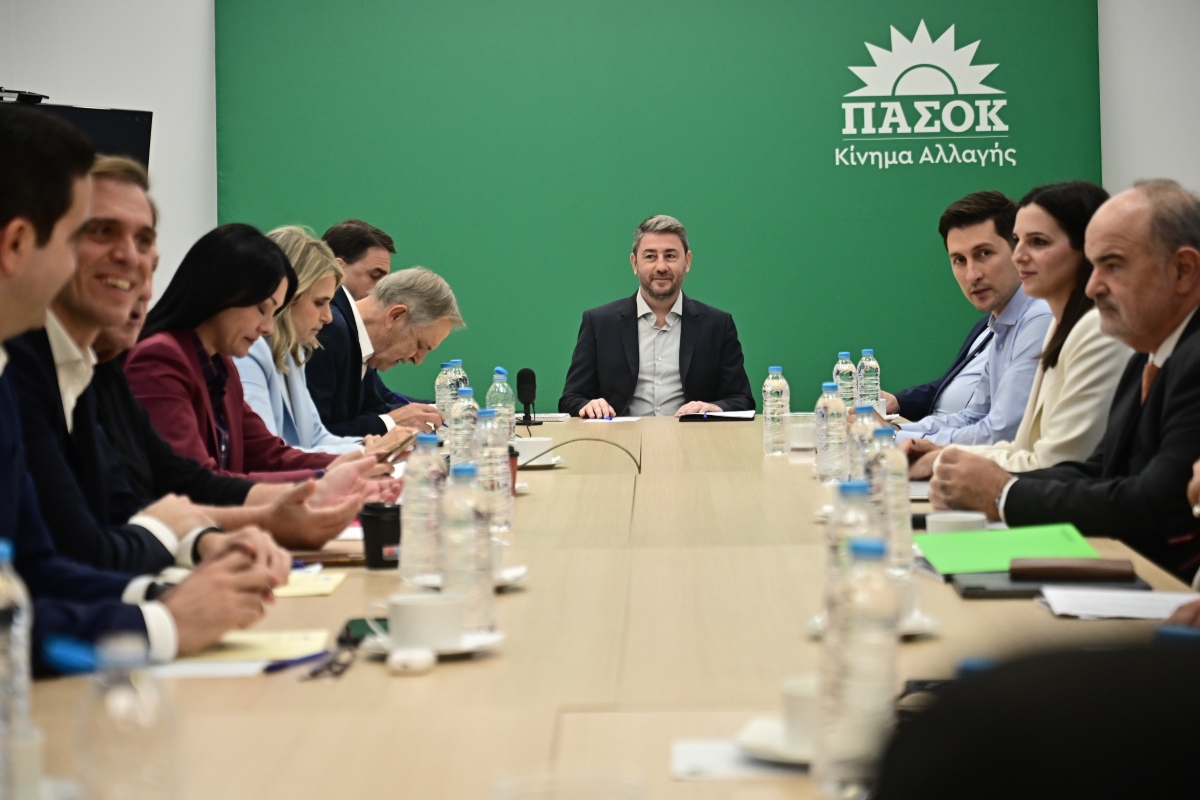 Κόκκινος συναγερμός στη Χ. Τρικούπη: Το ΠΑΣΟΚ σε τροχιά εσωστρέφειας μπροστά στο νέο εγχείρημα Τσίπρα