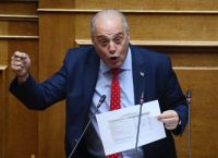 Βελόπουλος στη Βουλή: «Όλοι ήξεραν τα λαμόγια εκτός από την κυβέρνηση»