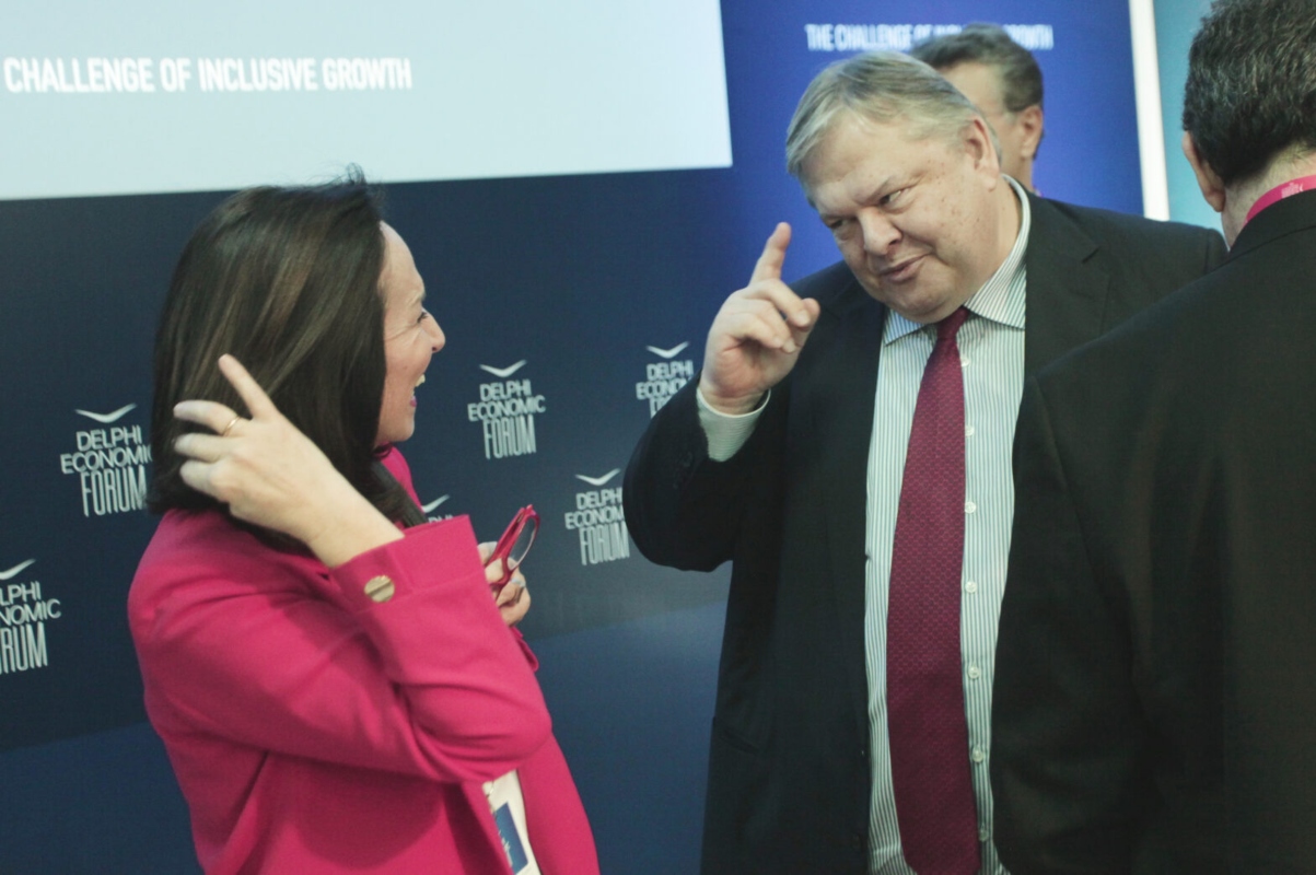 Αναζητούν συναινέσεις, βαλτώνουν στις μετρήσεις: Πολιτική κόπωση και νέοι παίκτες στο προσκήνιο