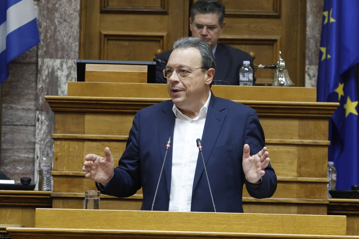 Ο Φάμελλος τραβά γραμμή από Καρυστιανού: «Η απάντηση στην αδικία δεν είναι αντιπολιτική»