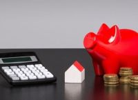 Γιατί τα «κόκκινα» δάνεια… μένουν παγωμένα: Οι servicers, τα δικαστήρια και η ρύθμιση που καθυστερεί