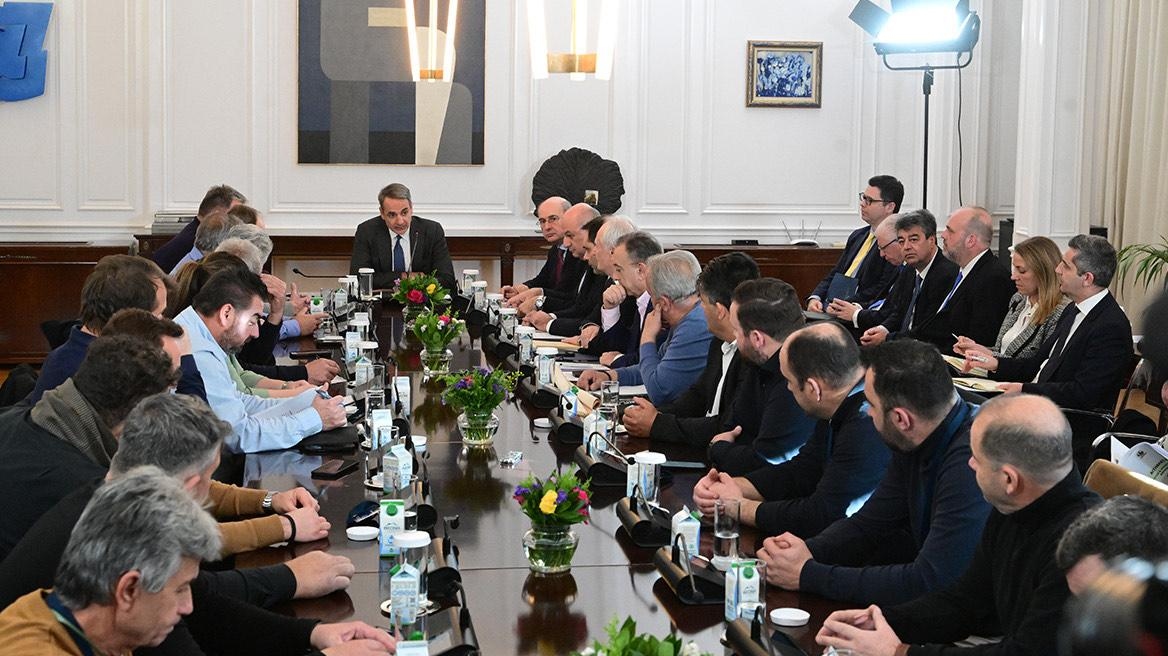 Ο Μητσοτάκης ανοίγει τα χαρτιά του στους αγρότες: Ραντεβού εκτόνωσης ή νέα σύγκρουση στο Μαξίμου