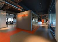 Skroutz στο μικροσκόπιο της Επιτροπής Ανταγωνισμού για πιθανή κατάχρηση δεσπόζουσας θέσης