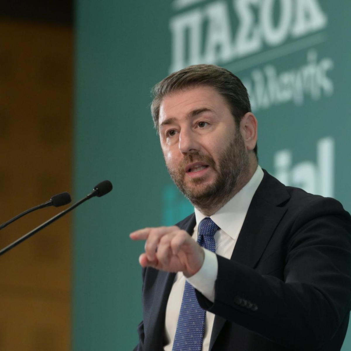 «Πόλεμος» διαρροών και αιχμές στην ΠΓ: Σκληρό μπρα ντε φερ στο ΠΑΣΟΚ