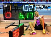 Απίστευτος! Ο Καραλής πέταξε στον ουρανό με… εξωγήινο άλμα στα 6,17μ [vid]