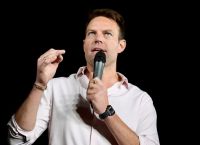 Ο Κασσελάκης Ανασχηματίζει το Κίνημα: Από «Κίνημα Δημοκρατίας» σε «Δημοκράτες – Προοδευτικό Κέντρο»