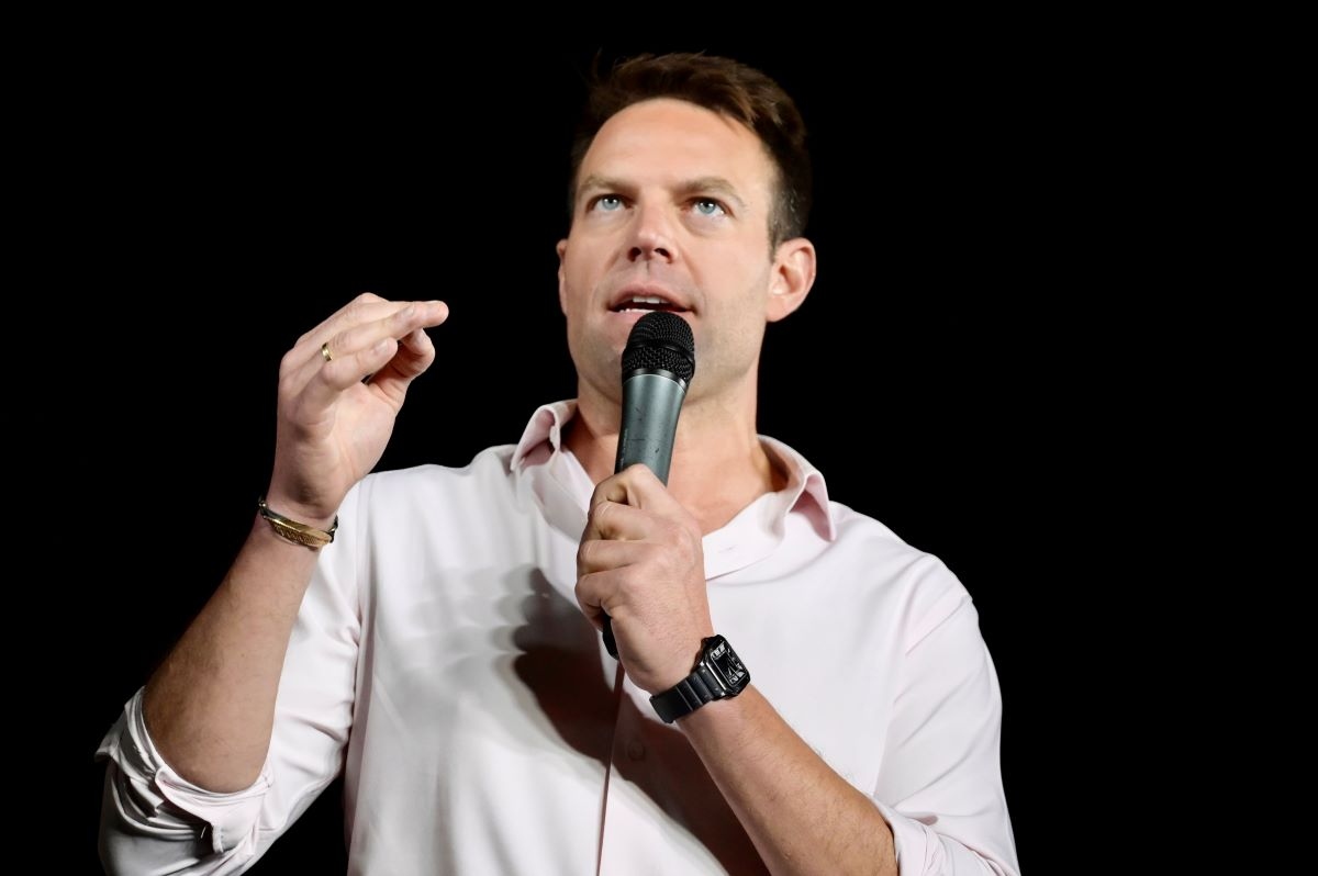 Ο Κασσελάκης Ανασχηματίζει το Κίνημα: Από «Κίνημα Δημοκρατίας» σε «Δημοκράτες – Προοδευτικό Κέντρο»