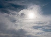 Καιρός Κυριακή: Ήπιο σκηνικό με λίγες νεφώσεις, βοριάδες στο Αιγαίο και άνοδο θερμοκρασίας