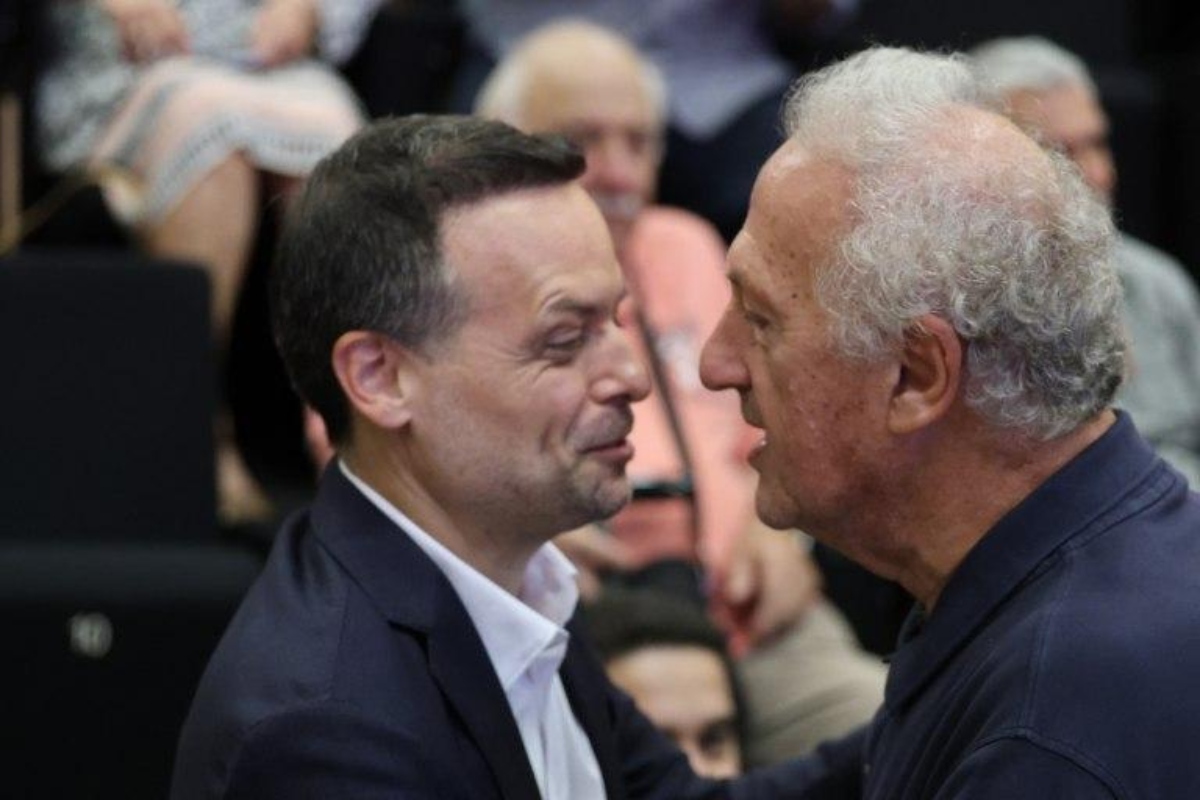 ΠΑΣΟΚ σε τεντωμένο σκοινί: Το “όχι” στη ΝΔ γράφεται με νεύρα, όρους και υπόγειες συμφωνίες