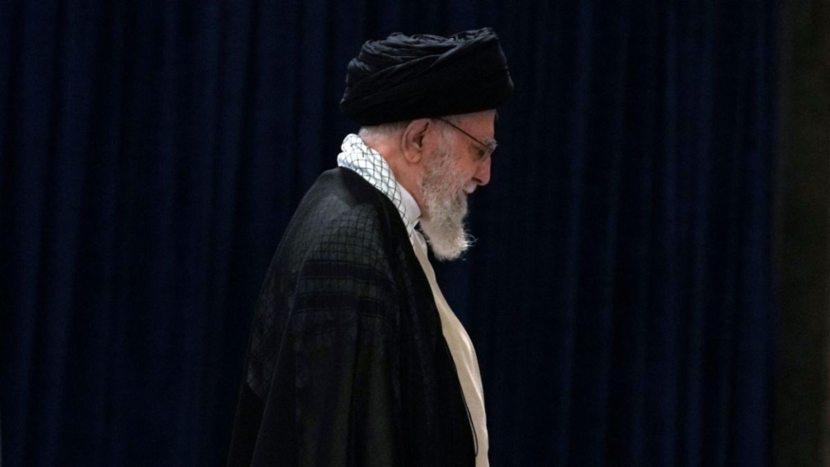 Στενά του Ορμούζ: Όταν το Πέρασμα Γράφει Περισσότερα από Συνθήκες — Αναθεωρώντας τη Γιάλτα του 21ου αιώνα