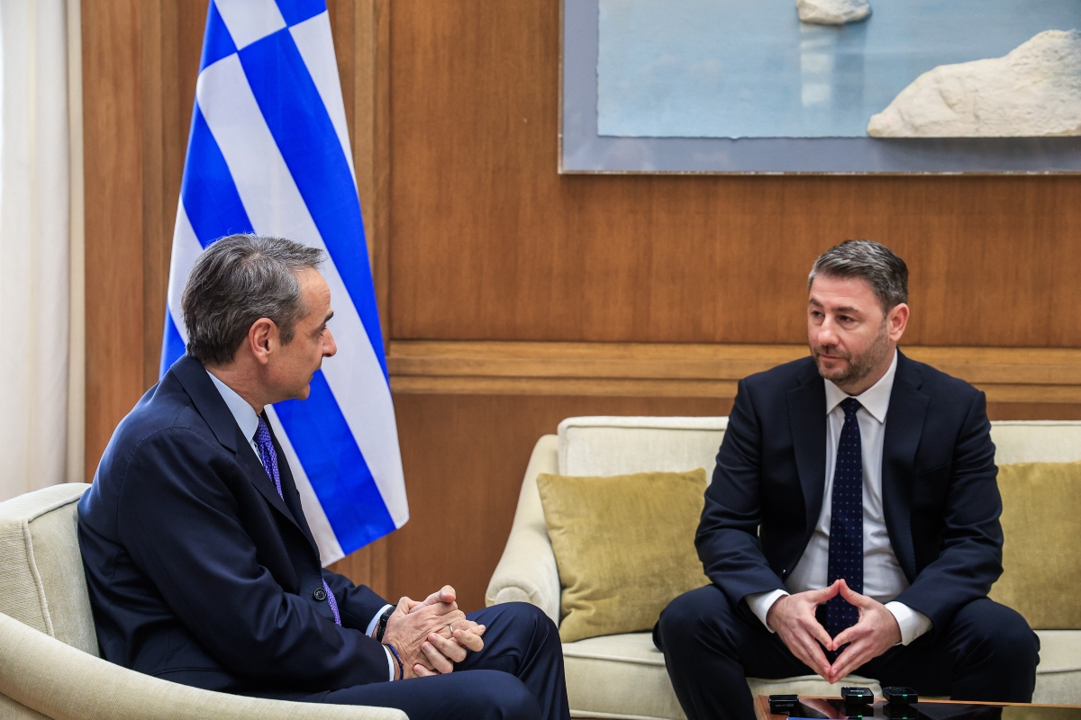 Μητσοτάκης – Ανδρουλάκης: Πολιτικό Breaking με… «Ευρωπαϊκή Άμυνα» και Κυπριακό Drama