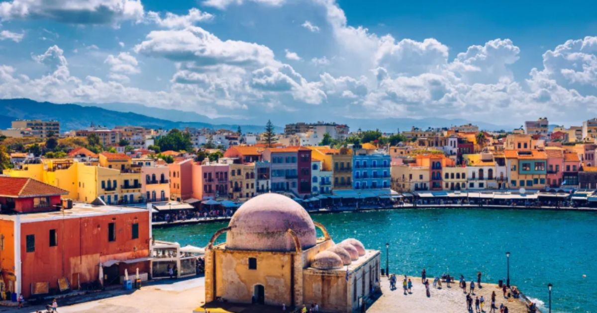 Greek Tourism Faces Geopolitical Winds and Growth Opportunities in 2026