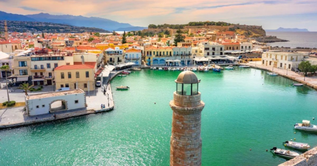 Tourism on a Tightrope: War, Fuel Costs and Cancellations Cloud Easter Travel