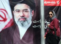 Ιράν: Η τοιχογραφία που προκάλεσε νέα ερωτήματα για τον Μοτζτάμπα Χαμενεΐ