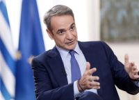 Κόφτης στα likes ή πολιτικό reboot; Η “μάχη” για τα παιδιά και τα social που δεν είναι μόνο ηθική