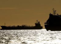 Πετρέλαιο σε πολεμική ομηρία: 1 δισ. δολάρια τη μέρα «καίγονται» στο Ορμούζ