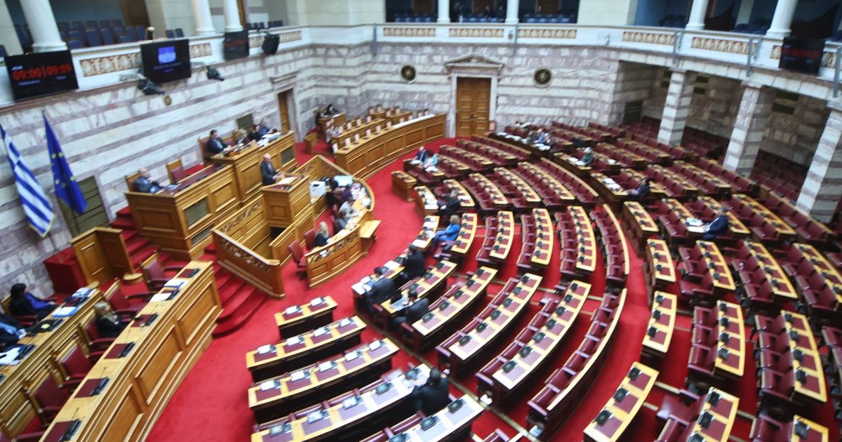 Incompatibility or political maneuver? Mitsotakis reshapes power balance amid pressure