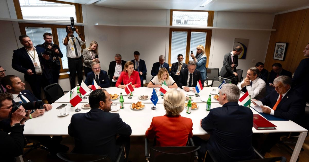 “Europe Moves Its Borders Outside Europe: Return Hubs Plan Sparks Political Earthquake”