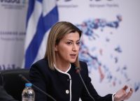Ειρήνη Αγαπηδάκη: Αισθάνθηκε αδιαθεσία στη Βουλή – Διακομίσθηκε με ασθενοφόρο για εξετάσεις στον Ευαγγελισμό