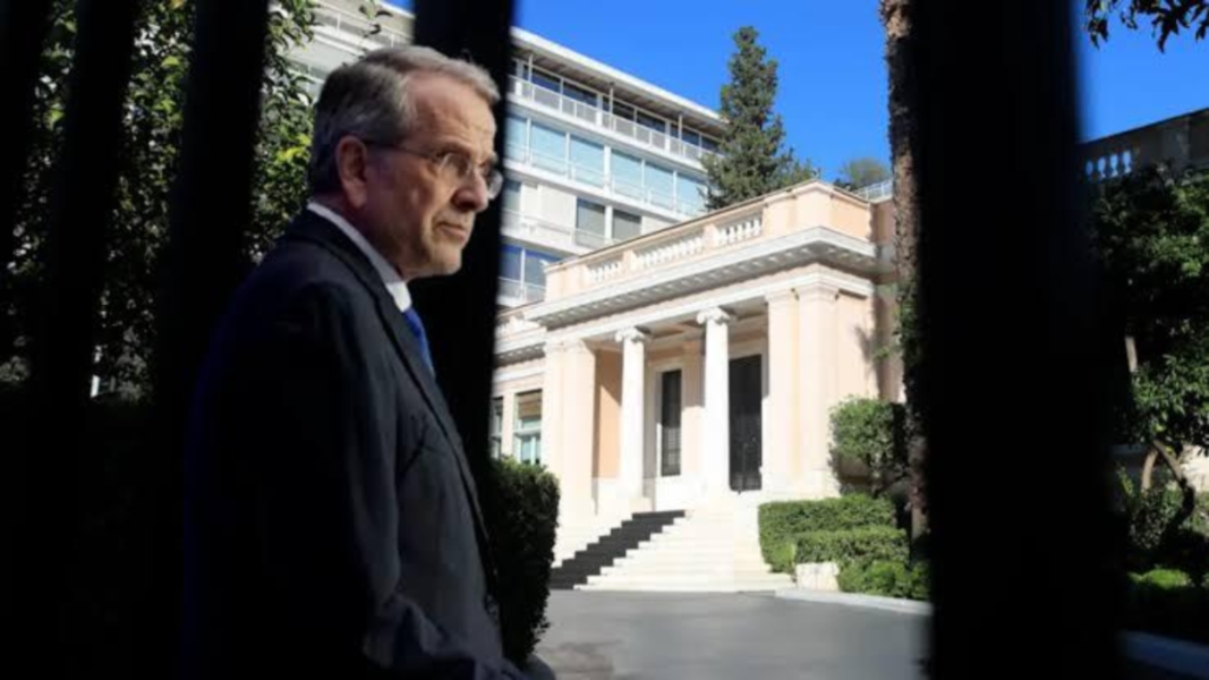 Μαξίμου σε θέση μάχης: Πρόταση δυσπιστίας, Σαμαράς και νέα κόμματα αλλάζουν το σκηνικό